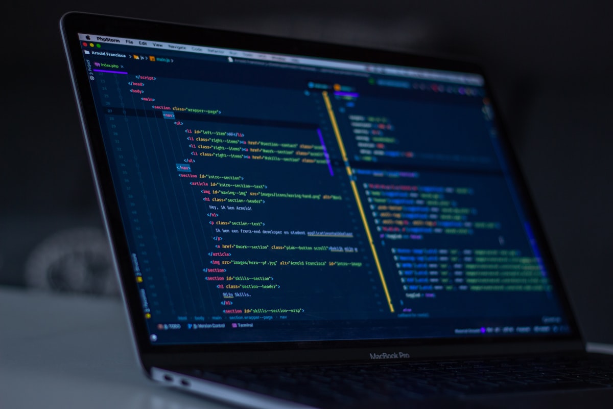 Laravel 12 vs Next.js 15: Which Full-Stack Architecture Should You Choose in 2026?